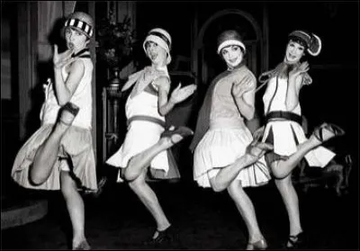 Durant quelle décennie, le terme "garçonne", qui qualifie un courant de la mode féminine, est-il né ?