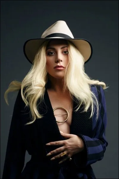 Laquelle de ces chansons figure réellement dans la discographie de Lady Gaga ?