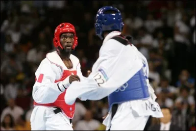 Quel sport pratique 'Pascal Gentil', double m&eacute;daill&eacute; de bronze olympique ? (l'image devrait vous aider)
