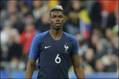 À quel poste joue Paul Pogba ?