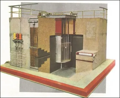 Quel nom portait la première pile atomique française ?