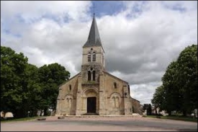 Notre balade du week-end commence devant l'église Notre-Dame de Boucé. Commune d'Auvergne-Rhône-Alpes, elle se situe dans le département ...