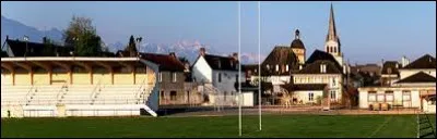 Petit tour en Nouvelle-Aquitaine, &agrave; Pontacq. Ville de l'arrondissement de Pau, elle se situe dans le d&eacute;partement ...
