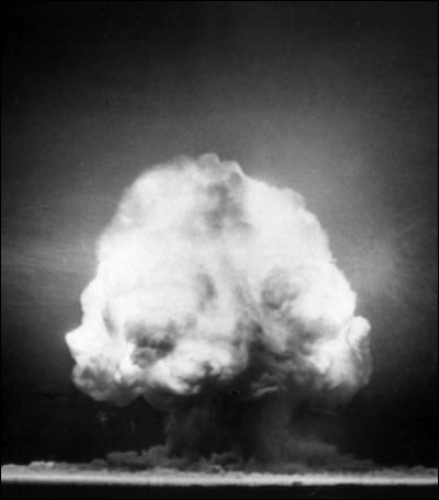 Ce 16 juillet, c'est l'explosion de Trinity, la première bombe atomique, dans le désert du Nouveau-Mexique. En quelle année était-ce ?