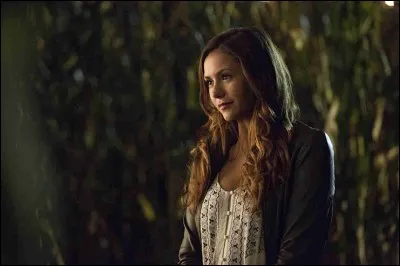Quel est le nom de ce vampire, copine de Stefan Salvatore au début de la série ?
