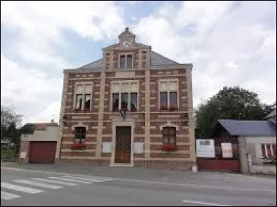Commune des Hauts-de-France, dans l'arrondissement de Saint-Quentin, Lesdins se situe dans le département ...
