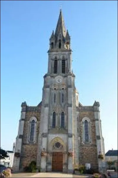 Voici l'église Saint-Pierre de Port-Saint-Père. Ville des Pays-de-la-Loire, elle se situe dans le département ...