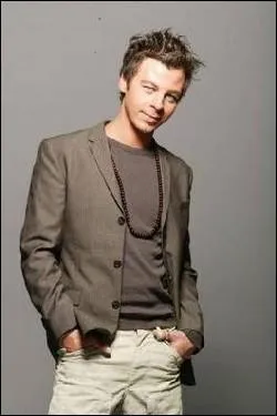 Qui est ce chanteur ?