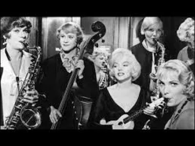 Quelle célèbre actrice avait joué dans le film "Certains l'aiment chaud" en 1959 ?