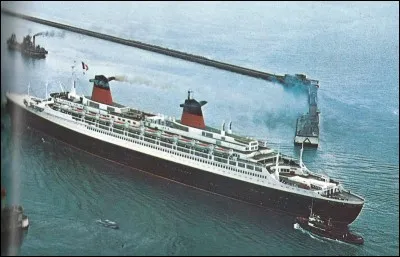 Entrant dans le port du Havre, voici le...