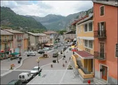 Nous partons en région P.A.C.A, à Guillaumes. Village au confluent du Var et du Tuébi, il se situe dans le département ...