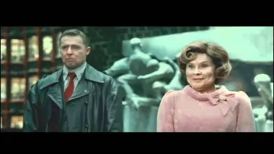 Quelles créatures sont représentées sur la Fontaine de la Fraternité Magique ?