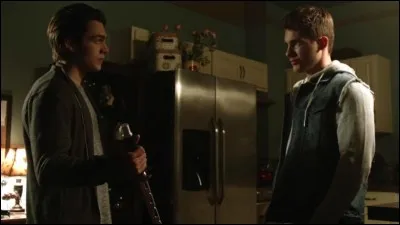 Pourquoi Liam libère-t-il Theo Raeken avec le katana de Kira ?