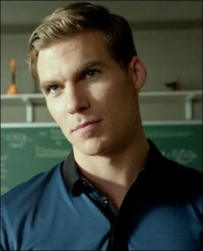 Garrett Douglas est...