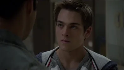 Pourquoi Scott mord-il Liam dans la saison 4 ?