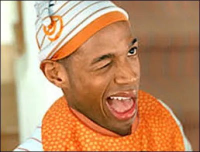 En quoi se déguise Calvin pour échapper à la police ?