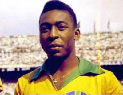 Combien de fois Pelé le célèbre numéro 10 brésilien a-t-il remporté la Coupe du monde ?