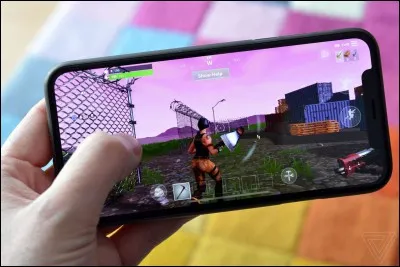Fortnite est sorti sur IOS le...