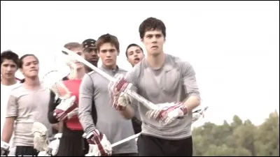 Quel est le numéro de Stiles dans l'équipe de crosse ?