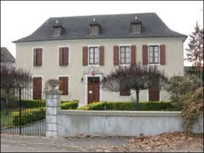 Gurs est une commune de Nouvelle-Aquitaine située dans le département ...