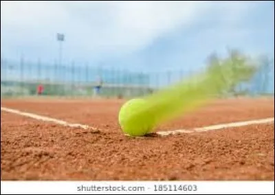 Quel joueur américain détient le record d'aces consécutifs lors d'un match officiel de l'ATP ?