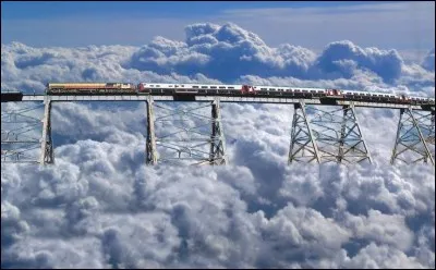 Ici, parfois on plafonne les 4000 m, c'est un voyage aérien. Il fallut un demi-siècle de travaux pour rejoindre la frontière chilienne. 
Cette ligne est l'unique lien unissant certaines localités : les artisans argentins accueillent les passagers avec un plaisir évident. Les paysages sont époustouflants; tout porte à calculer le temps autrement et à s'en donner du bon.