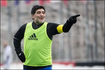 De quel pays le célèbre joueur de foot Maradona vient-il ?