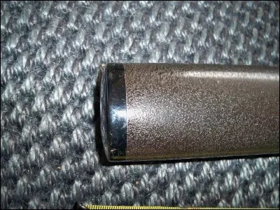 Le bout du fourreau (côté pointe) se nomme :