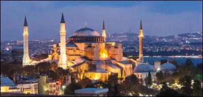 Le Kazakhstan, la Turquie et l'Érythrée ont tous les trois une capitale avec 3 "A" dedans.