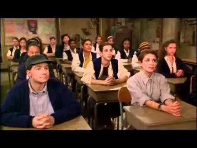 Comment s'appelle le collège où sont ses élèves ?