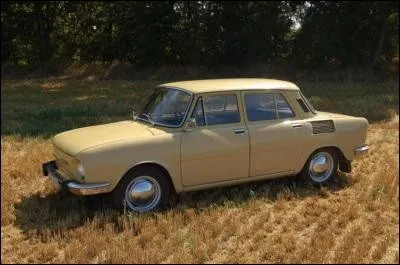 Cette voiture a été produite à plus de un million d'exemplaires, de 1969 à 1980, à l'usine de Mladá Boleslav près de Prague. C'est une :