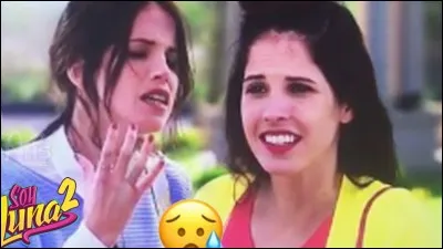 Quel est le nom des jumelles qui ont menti sur leur identité ?