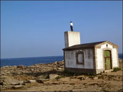 Est-ce que la Pointe du But se situe au niveau de la plage du But ?