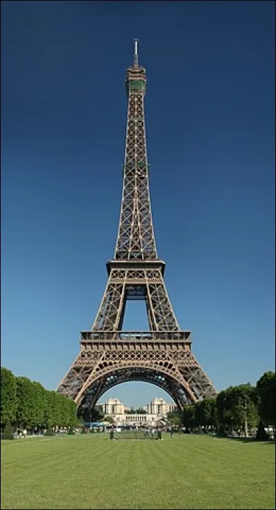 Quelle est la hauteur de la tour Eiffel ?