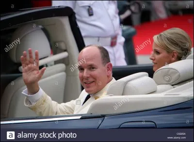 Son mariage civil a eu lieu le 1er juillet 2011. Qui est-ce ?