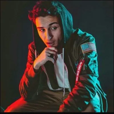 De quelle nationalité est le youtubeur Mahdi Ba ?