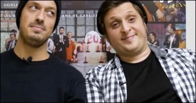 Comment s'appelle le youtubeur de gauche ?