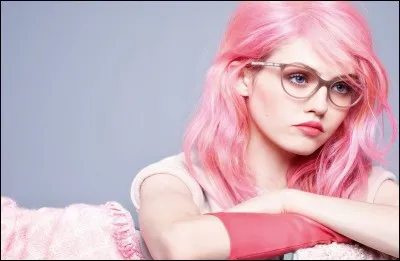 En Corée du Nord, je peux me faire cette coupe et la couleur qu'il y a sur l'image ?