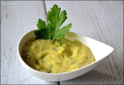 'Bougres de faux jetons à la sauce tartare'. Quel ingrédient n'entre pas dans la composition d'une sauce tartare traditionnelle ?