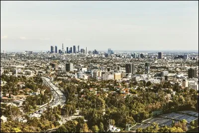 L'étalement urbain est...