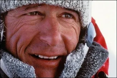 Jean-Louis Etienne a été le premier homme à atteindre le pôle Nord en solitaire en 1986. Avant d'être un grand voyageur-explorateur, quel métier exerçait-t-il ?