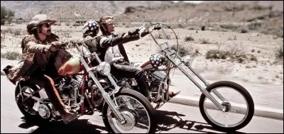 Qui est un des deux principaux acteurs du 'road movie' Easy Rider ?