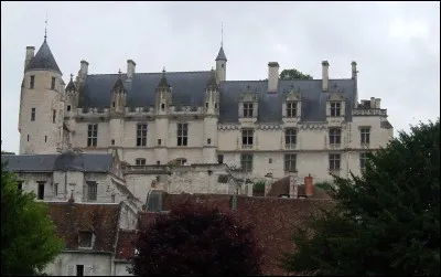 Quand le château de Loches a-t-il été construit ?
