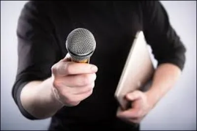 Né en 1981 à Lyon, je suis le fils d'un policier de la brigade financière et d'une enseignante militante du Parti socialiste. Je suis un journaliste d'enquête. J'ai travaillé pour Le Monde, Le Parisien et Médiapart. Je suis à l'origine de nombreuses révélations sur l'affaire Woerth-Bettencourt, sur l'affaire Karachi, sur l'affaire Sarkozy-Kadhafi et sur l'affaire Cahuzac. Je suis...