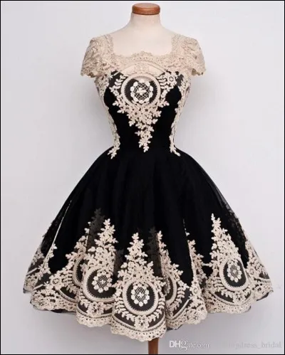 Ta copine et toi faites les soldes. Tu as vu une belle robe en taille 36 sauf que c'est la dernière ! Que fais-tu ?