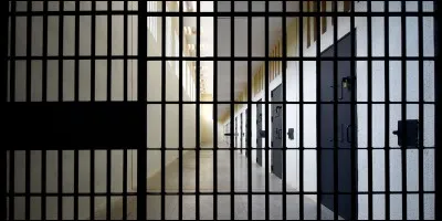 Ta mère te prive de sortie pendant 1 mois. Comment réagis-tu ?