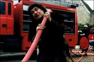 Quel objet cassé par Jacquouille va provoquer un incendie dans la maison de Béatrice et Jean-Pierre Goulard ?