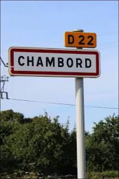 Nous sommes dans l'ancienne région Haute-Normandie, à l'entrée de Chambord. Nous nous situons dans le département ...