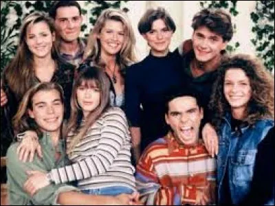 Qui intègre la série au plein milieu ? (3 réponses)