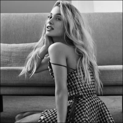 Sur quel magazine Ariana Grande a-t-elle fait la couverture ?